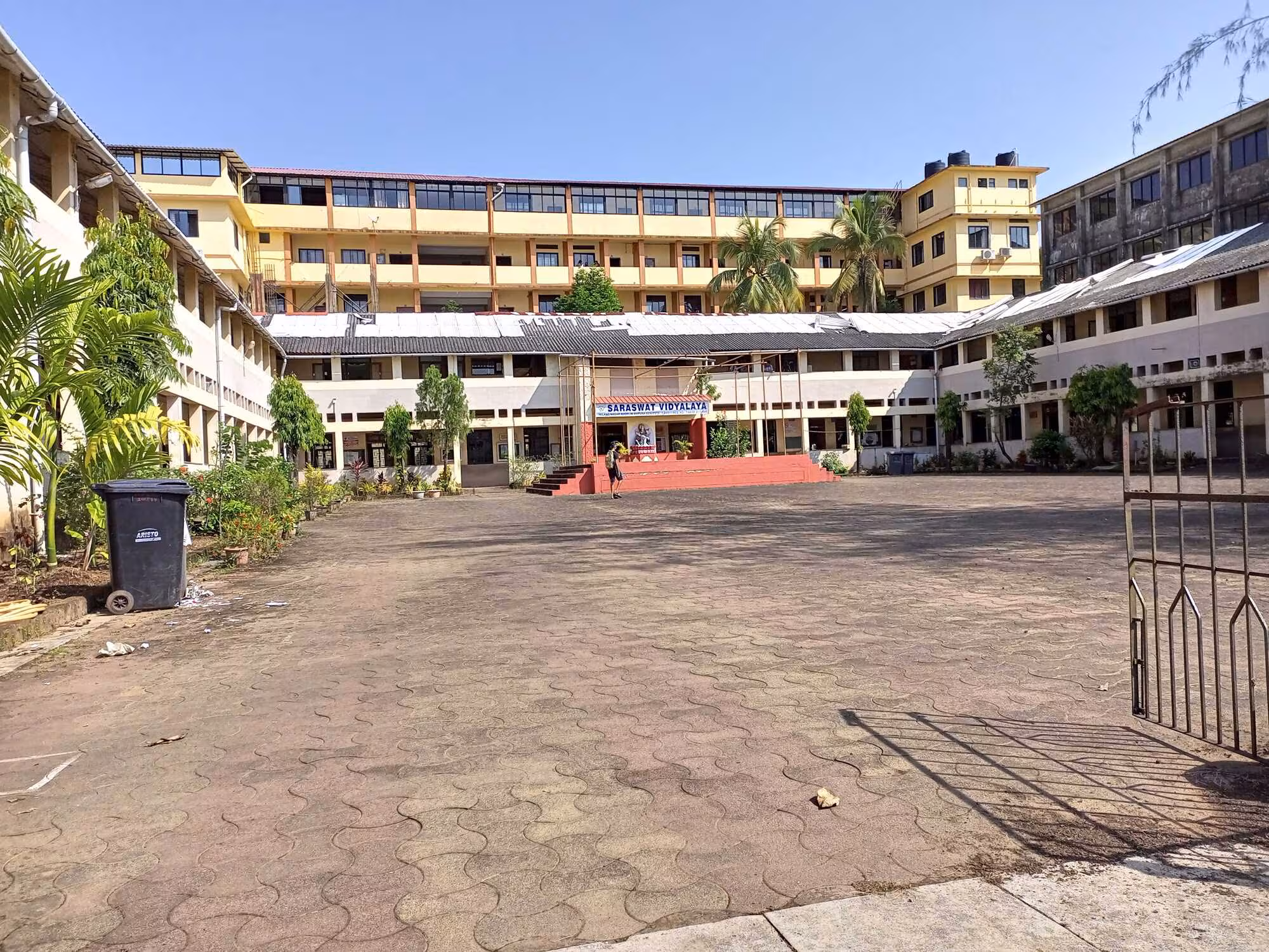 Saraswat Vidyalaya heritage building